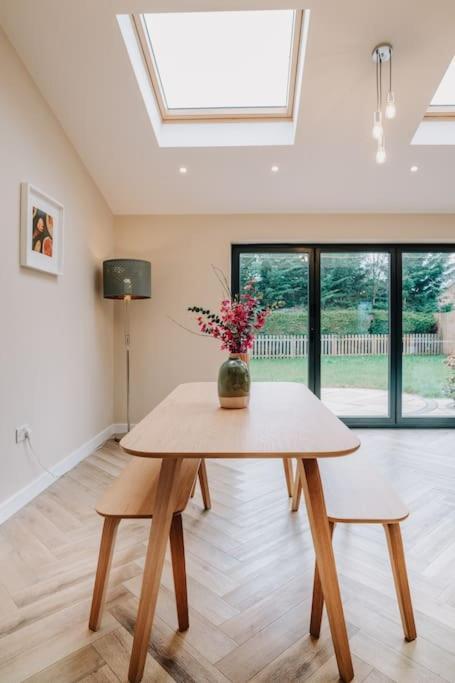 Modern Home In Warwickshire Stratford-upon-Avon Exterior photo