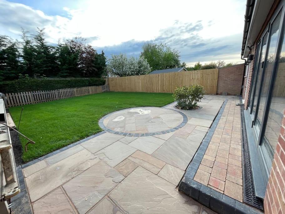 Modern Home In Warwickshire Stratford-upon-Avon Exterior photo